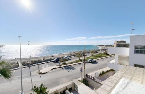 Torre Mozza Apartment | Appartamento La Torre Primo Piano Vista mare Puglia On line