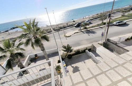 Torre Mozza Apartment | Appartamento La Torre Primo Piano Vista mare Puglia On line