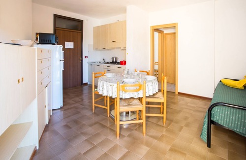 Eraclea Mare Apartment | Appartamento n.7 Condominio Elite con Piscina con Lettini W-fi 2 Camere