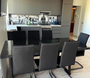 Nettuno Apartment | Appartamento Nero Nettuno