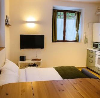 Como Apartment | Appartamento Storico in Villa Anni '30 - Vicino al Centro Como