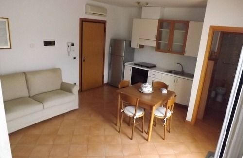 San Giuliano a Mare House | Appartamento sulla spiaggia con balcone