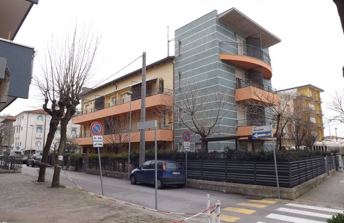 San Giuliano a Mare House | Appartamento sulla spiaggia con balcone