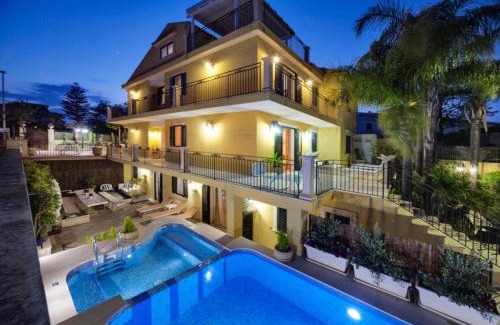 Marina di Ragusa Apartment | Appartamento Venere in villa 15pax