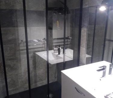 Saint-Jacques-de-la-Lande Apartment | Appartement dans copropriété arborée