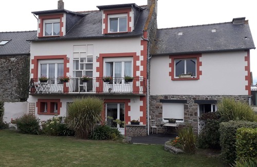 Saint-Meloir-des-Ondes Apartment | Appartement 2/4 Personnes Entre Terre et Mer, au Calme