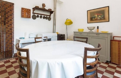 Villeneuve-les-Avignon House | Appartement DE Caractere DE 78 M2 Dans Cloitre DE Couvent 17eme