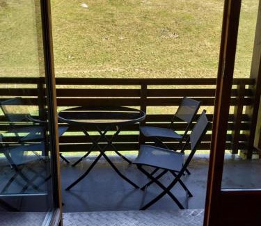 Besse-et-Saint-Anastaise Apartment | Appartement Hauteurs Super Besse - 4 personnes -Piscine & Garage