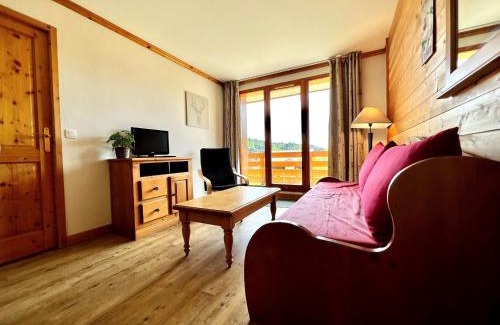 Notre-Dame-de-Bellecombe Apartment | Appartement cosy 6 personnes avec piscine et parking au centre du village - FR-1-505-96