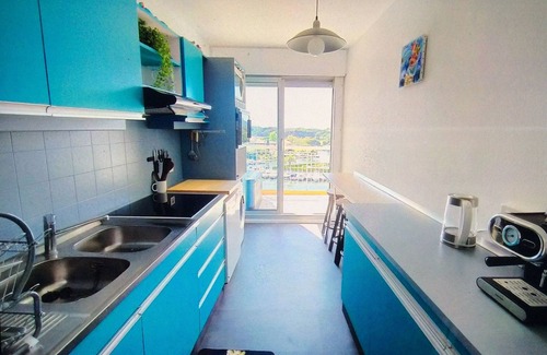 Mandelieu-La-Napoule Apartment | Appartement Lumineux à Cannes Marina, Dernier Étage, vue Marina - Baie de Cannes