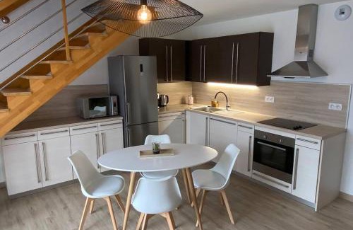 Saint-Julien-les-Villas Apartment | appartement maison en duplex 80m² jardin terrasse