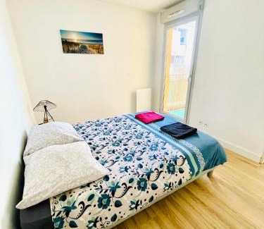 Villefranche-sur-Saone Apartment | Appartement avec place de parking et piscine