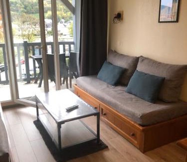 Saint-Lary-Soulan Apartment | Appartement à Saint Lary Soulan, 4-5 pers, à 150m des télécabines et du village avec piscine