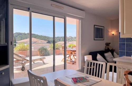 Le Lavandou Apartment | Appartement 2P avec Piscine, Clim, Parking - Le Lavandou - FR-1-251-511