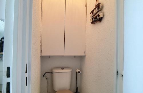 Palavas-les-Flots Apartment | Appartement 2P Cabine sur Plage avec Parking et Climatisation - FR-1-715-46