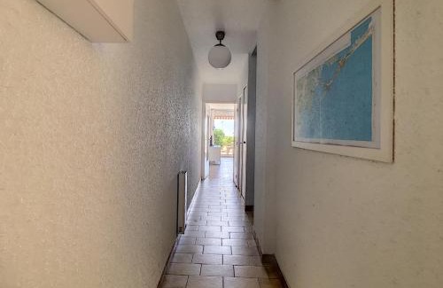 Palavas-les-Flots Apartment | Appartement 2P Cabine sur Plage avec Parking et Climatisation - FR-1-715-46