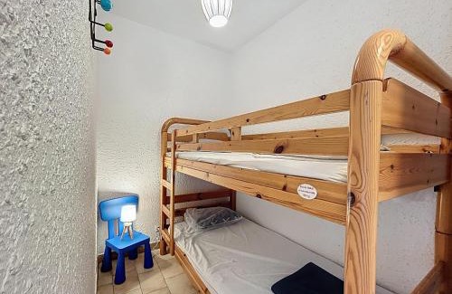 Palavas-les-Flots Apartment | Appartement 2P Cabine sur Plage avec Parking et Climatisation - FR-1-715-46
