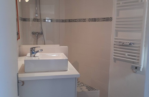 La Marne Apartment | Appartement 3 Pièces Dans Belle Maison, Jardin Clos, à Saint-servan