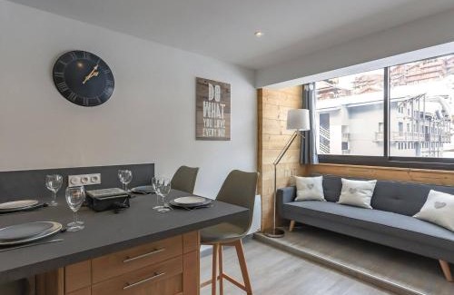 Val-Thorens Apartment | appartement 4 personnes, très cosy et fonctionnel, 2 chambres séparées, vue montagne, exposé nord, départ ski aux pieds - FR-1-545-13