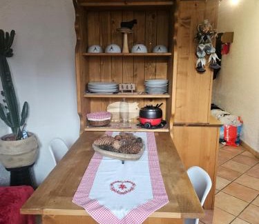 Aigueblanche Apartment | Appartement avec terrasse et parking Privé