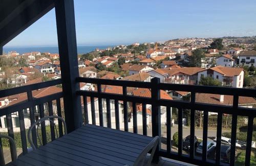 Guethary Apartment | Appartement avec Terrasse et Piscine à Guéthary, Proche Plages - FR-1-239-604