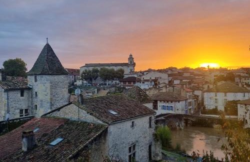 Nerac Apartment | Appartement avec vue et sauna - Centre Nérac
