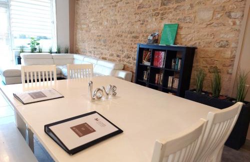 Theize Bed & Breakfast | Appartement Bagnols - Les Meublés des Pierres Dorées