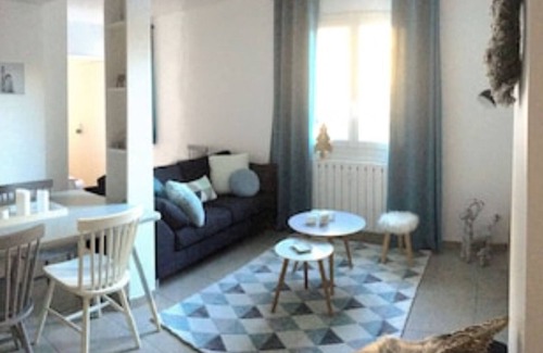 Valloire Apartment | Appartement Bleu Polaire 4-5 Personnes, Couleurs Montagne