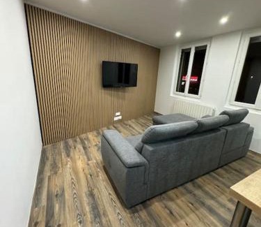 Roussillon-en-Isere Apartment | Appartement cosy