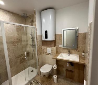 Camaret-sur-Aigues Apartment | Appartement centre ville camaret