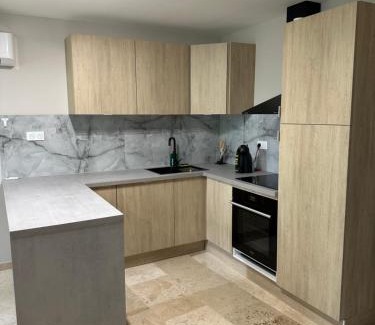 Camaret-sur-Aigues Apartment | Appartement centre ville camaret