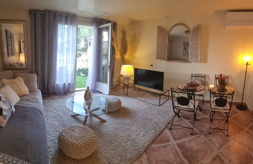 Rousset Apartment | Appartement Cocooning Dans Bastide Idéalement Située Proche D'aix en Provence