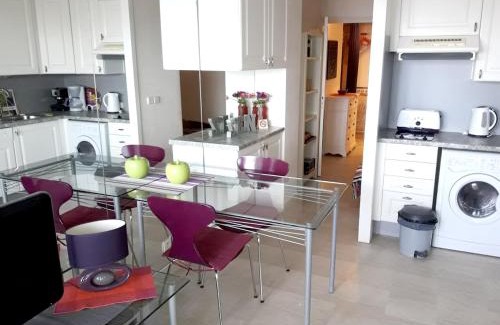 Theoule-sur-Mer Apartment | Appartement confortable à Théoule-sur-Mer, 30 m², vue mer.