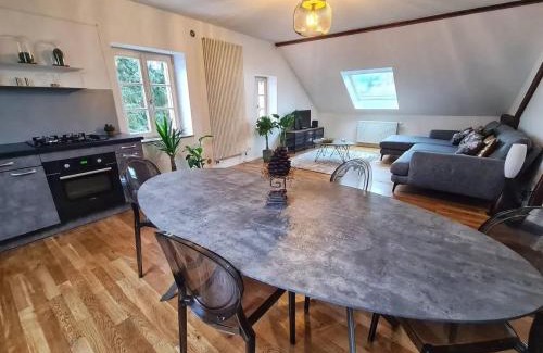 Bitche Apartment | Appartement confortable à Bitche avec jacuzzi, 100 m².