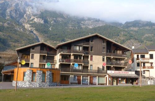 Lanslevillard Apartment | Appartement cosy 4 pers. avec balcon, WiFi et draps fournis - FR-1-508-173