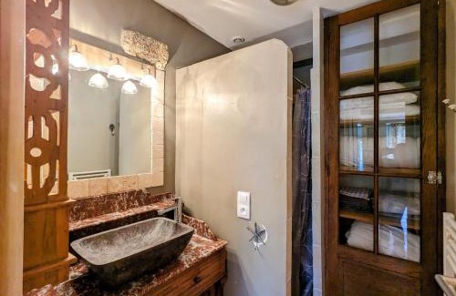 Le Blanc Apartment | Appartement cosy au cœur de Le Blanc, proche château - FR-1-591-758