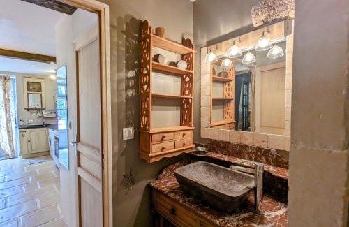 Le Blanc Apartment | Appartement cosy au cœur de Le Blanc, proche château - FR-1-591-758