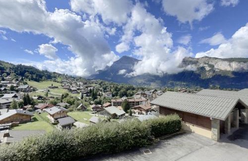 Les Carroz-d'Araches Apartment | Appartement cosy 4-5 pers avec Wi-Fi, parking, proche télécabine et commerces - FR-1-572-81