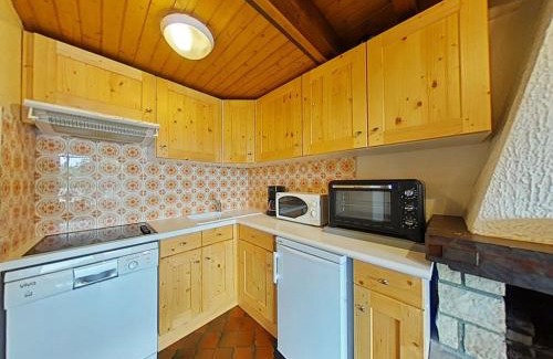 Le Chinaillon Apartment | Appartement cosy 7 couchages, au pied des pistes, cheminée, parking - FR-1-241-23