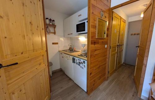 Areches Apartment | Appartement cosy pour 5, plein sud, au centre d'Arêches-Beaufort, proche pistes avec piscine et wifi - FR-1-342-267