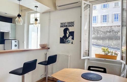 Notre-Dame du Mont Apartment | Appartement Cours Julien - Central & Climatisation - Les Frères de la Loc'