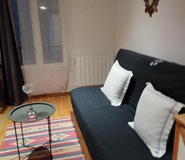 Cotignac Apartment | Appartement d'Artiste