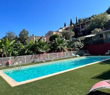 Bastide Giraud Apartment | Appartement dans résidence avec piscine