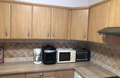 Les Mayons Apartment | Appartement dans grande maison privé climatisé