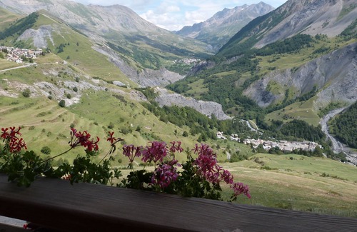 La Grave House | Appartement Dans Résidence de 5 Appartements Face au Massif de la Meije