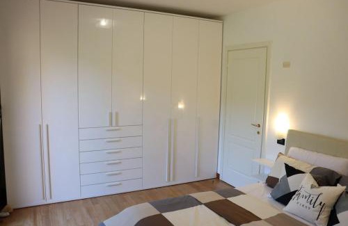 Cogoleto Apartment | Appartement Dans un Terrain de Golf, 5 min de la mer en Voiture, Parking Gratuit