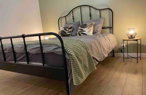 Salon-de-Provence Apartment | Appartement design pour 6 pers dans le centre de Salon de Pce - Proche Fontaine Moussue