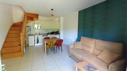 Montbrun-les-Bains Apartment | Appartement Duplex Rez Jardin