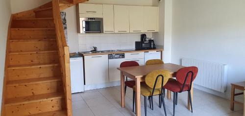 Montbrun-les-Bains Apartment | Appartement Duplex Rez Jardin