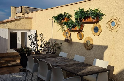 Saint-Tropez Apartment | Appartement en Duplex proche du village/walking distance from the village.